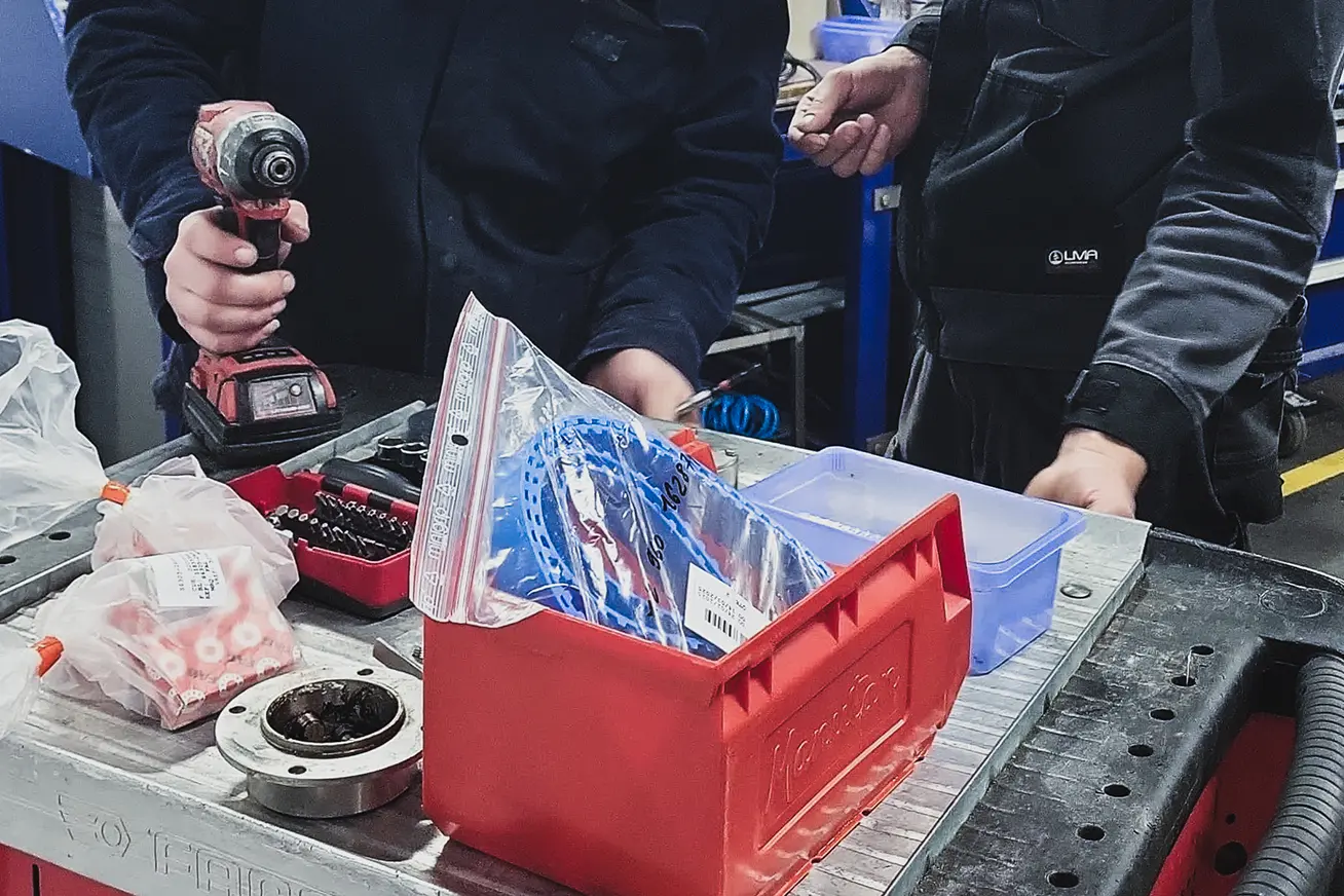 Techniciens VHMI en intervention de maintenance industrielle en Vendée